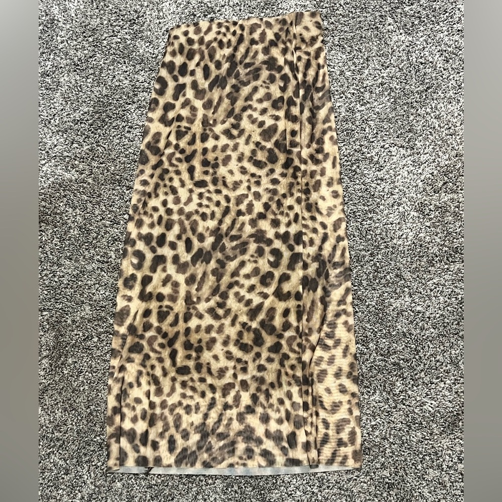 Leopard midi skirt